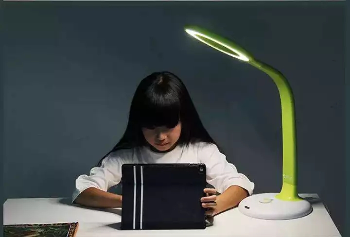 眼科醫(yī)生：兩大因素，教您有效防護(hù)近視眼